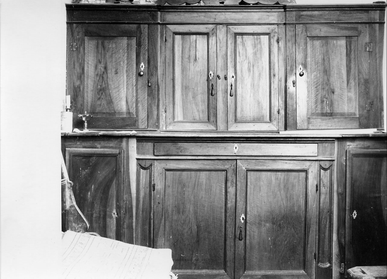 armadio da sacrestia, opera isolata - bottega Italia centrale (sec. XVIII)