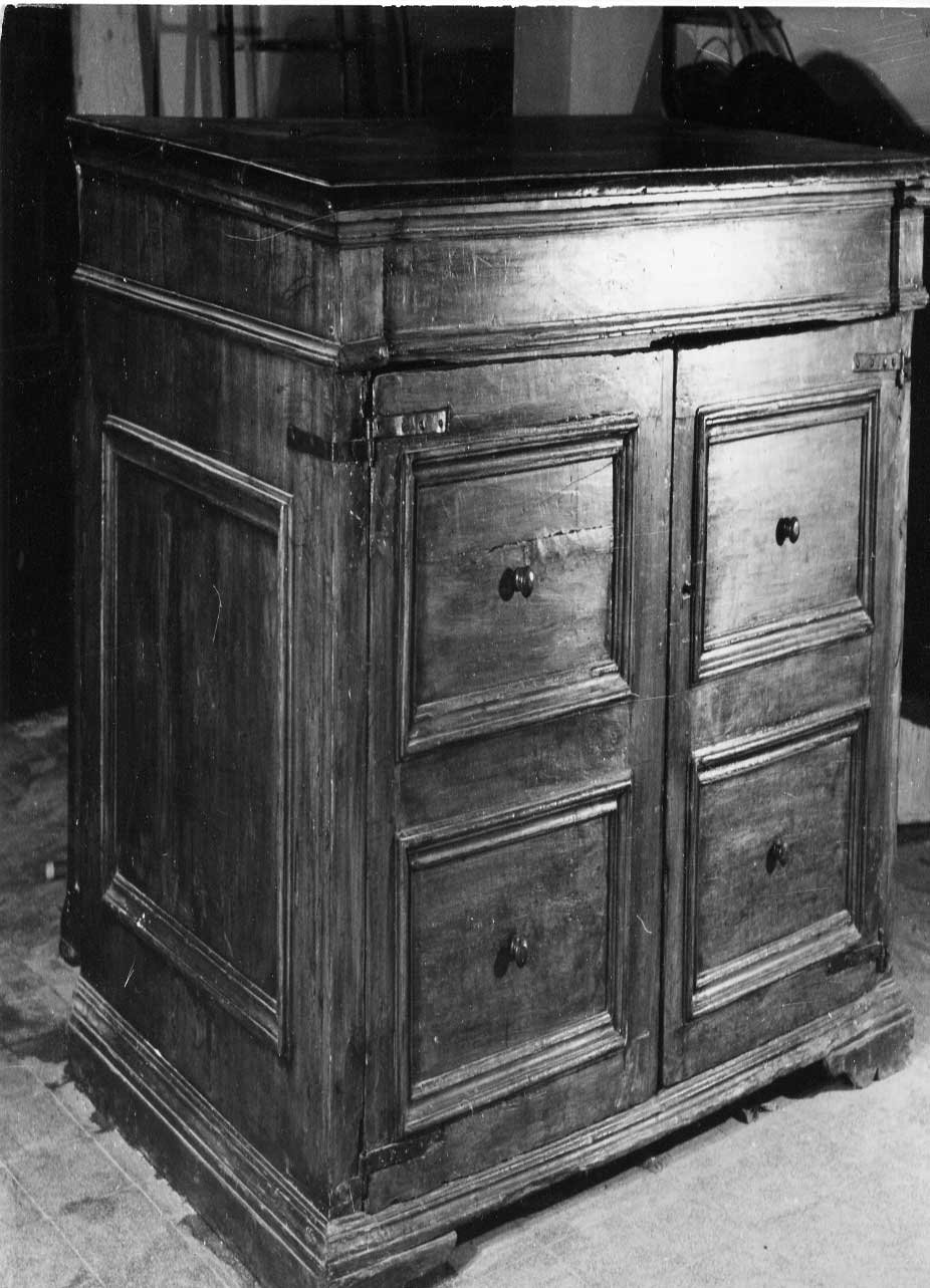 cassettone, opera isolata - bottega Italia centrale (sec. XVII)