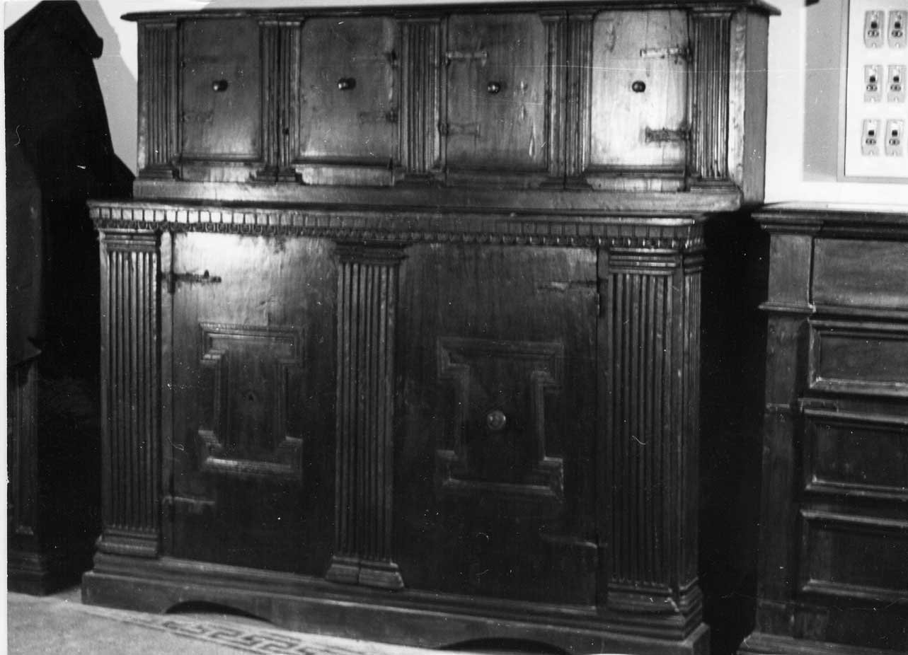 mobile da sacrestia con alzata, opera isolata - bottega Italia centrale (sec. XV)