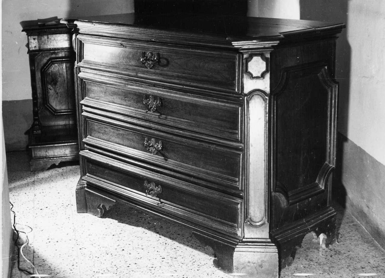 cassettone, opera isolata - bottega Italia centrale (sec. XVII)