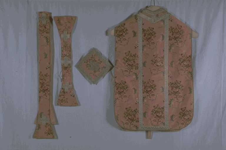 motivi decorativi vegetali (paramento liturgico, insieme) - manifattura francese, manifattura italiana (terzo quarto sec. XVIII)