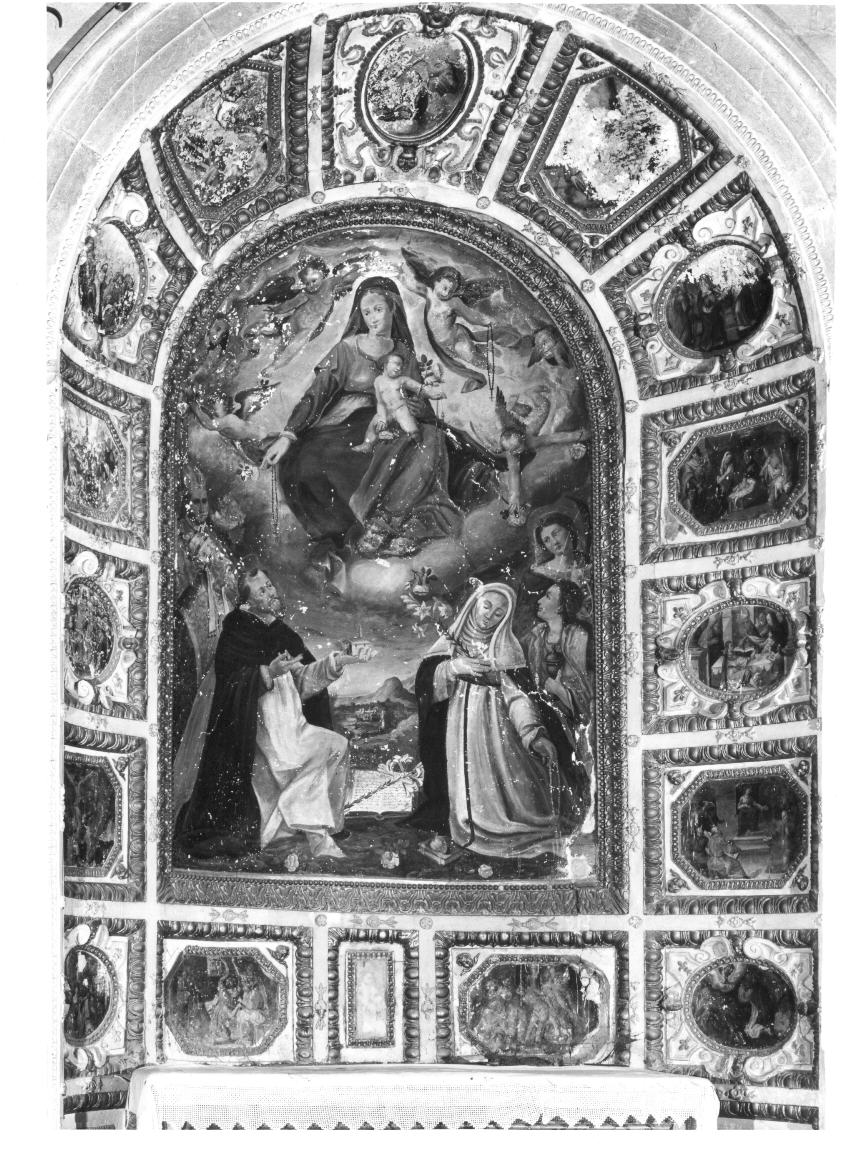 Madonna del Rosario con San Domenico e Santa Caterina, santi e misteri del rosario (dipinto) di Cesarei Pietro detto Pierino da Perugia (attribuito) (seconda metà sec. XVI)