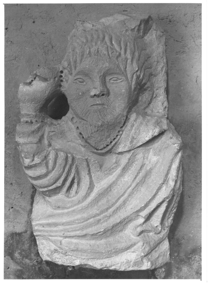 busto maschile (rilievo, frammento) - bottega italiana (sec. XII)