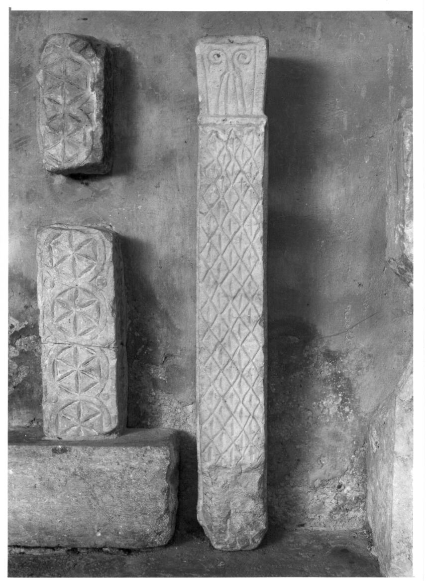 pilastrino - bottega italiana (sec. XIII)