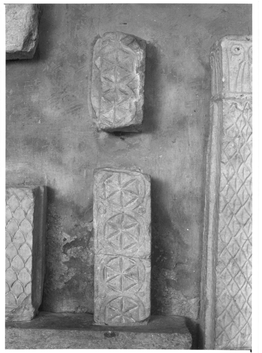 pilastrino, frammento - bottega italiana (sec. VIII)