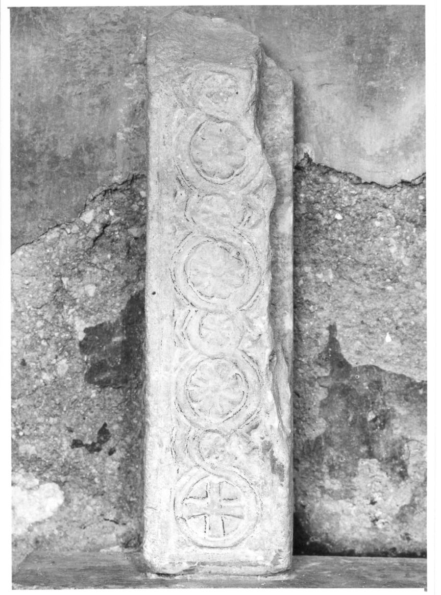 pilastrino, frammento - bottega italiana (secc. VIII/ IX)