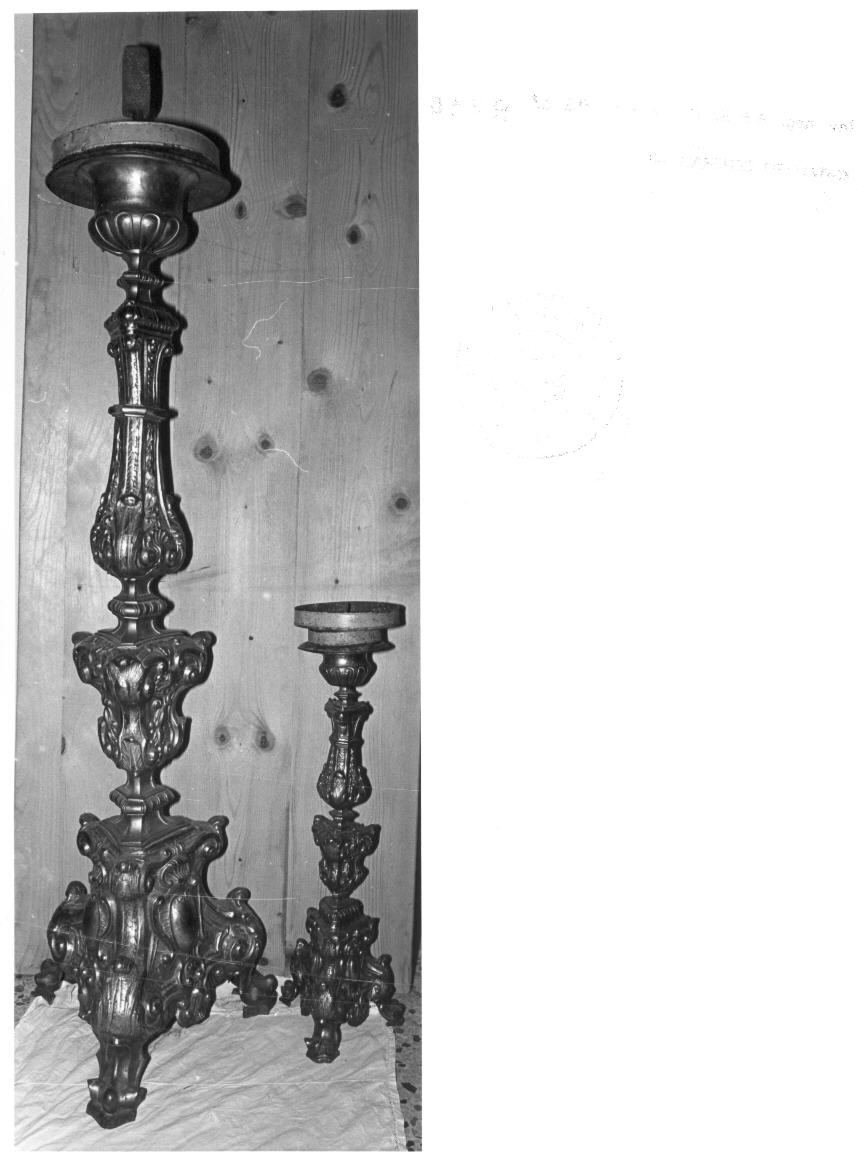 candeliere d'altare, serie - bottega umbra (sec. XVIII)