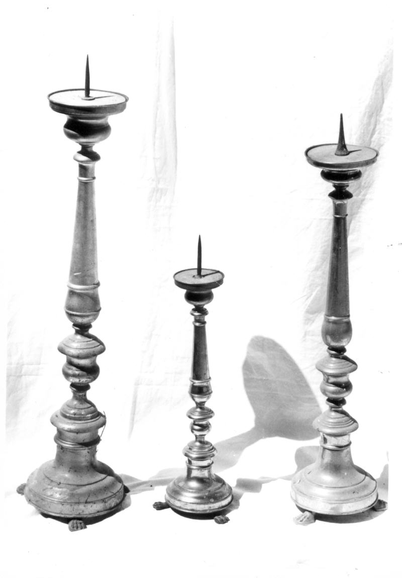 candeliere d'altare, serie - produzione italiana (primo quarto sec. XX)