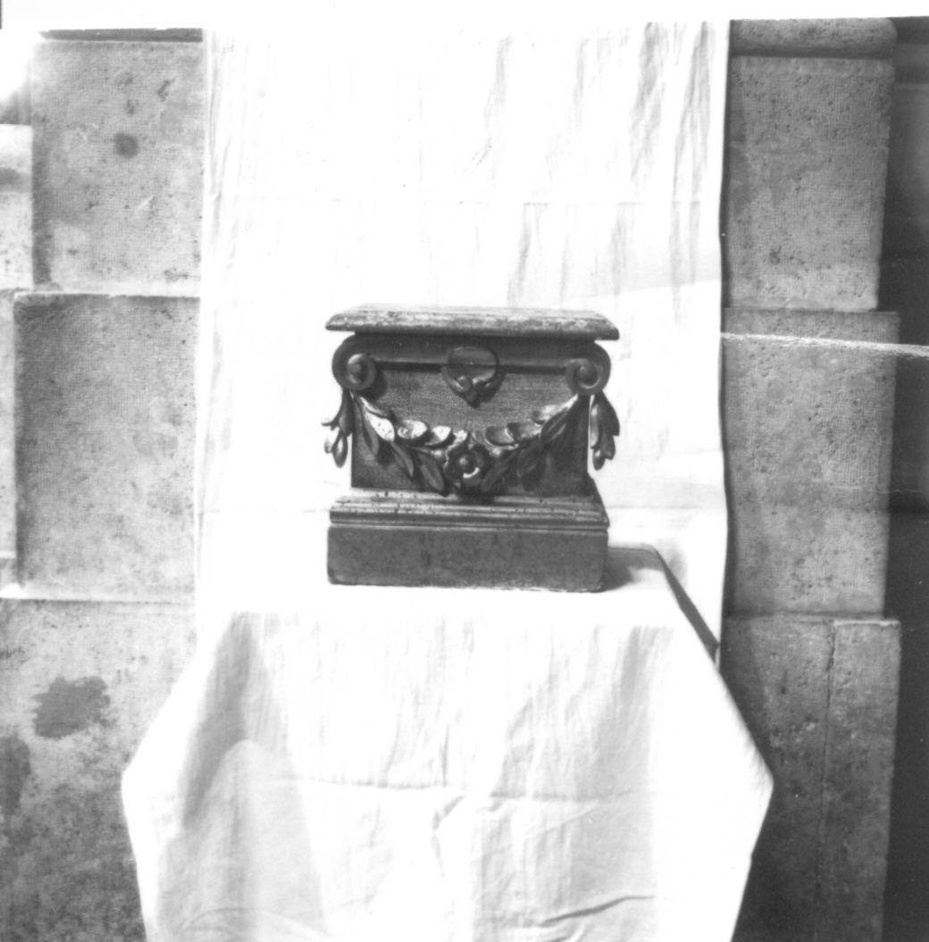 base per reliquiario, serie - bottega italiana (sec. XVIII)