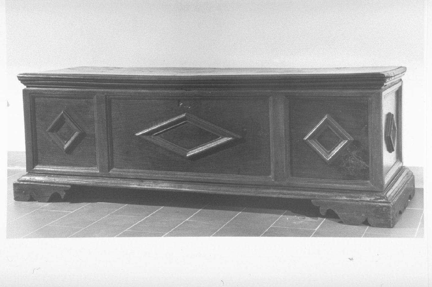 cassapanca, opera isolata - bottega umbra (secc. XVIII/ XIX)