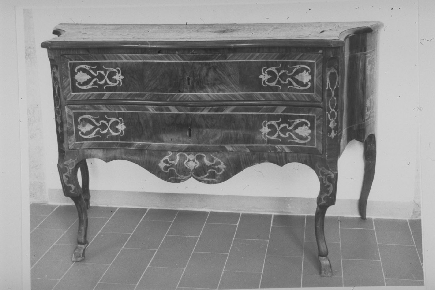 cassettone, opera isolata - bottega Italia centro-settentrionale (sec. XVIII)