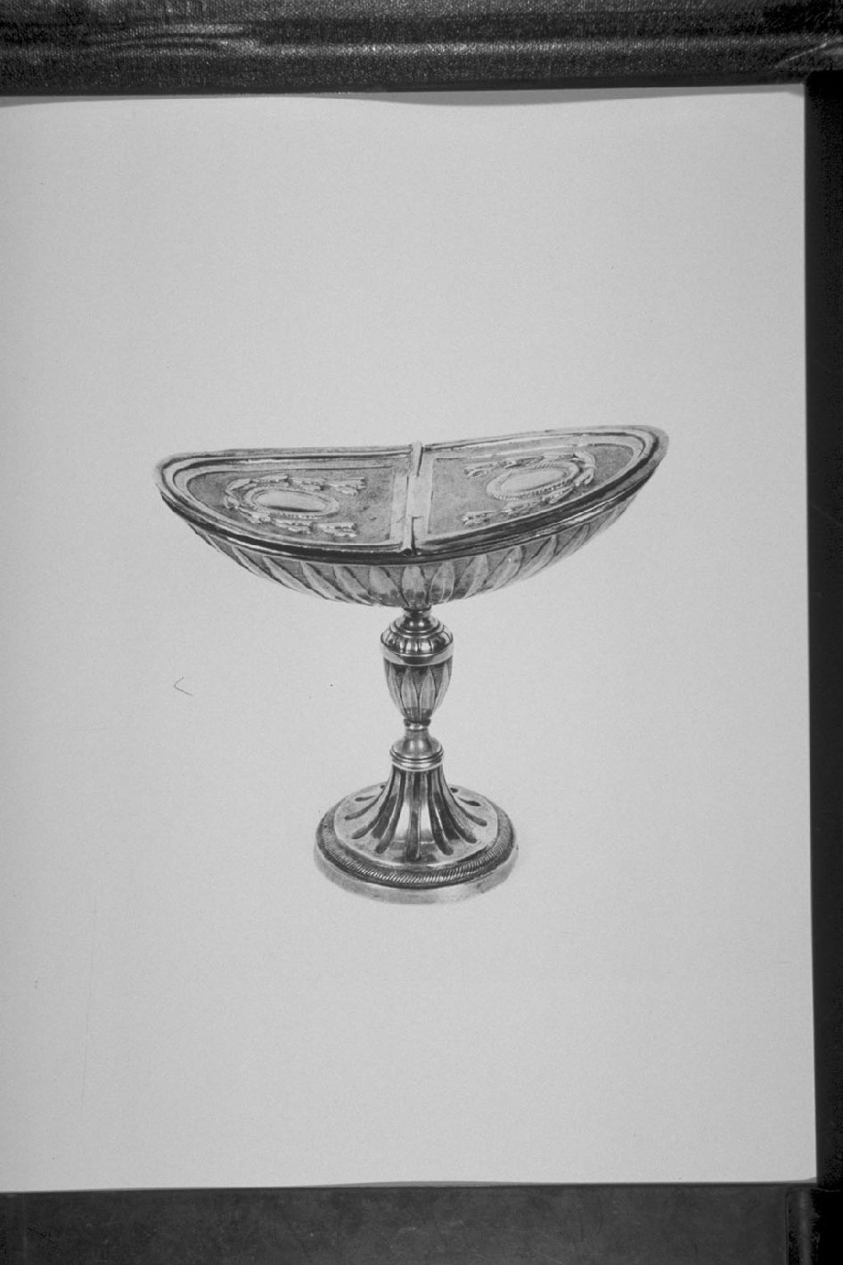 navicella portaincenso, opera isolata - bottega umbra (sec. XIX)