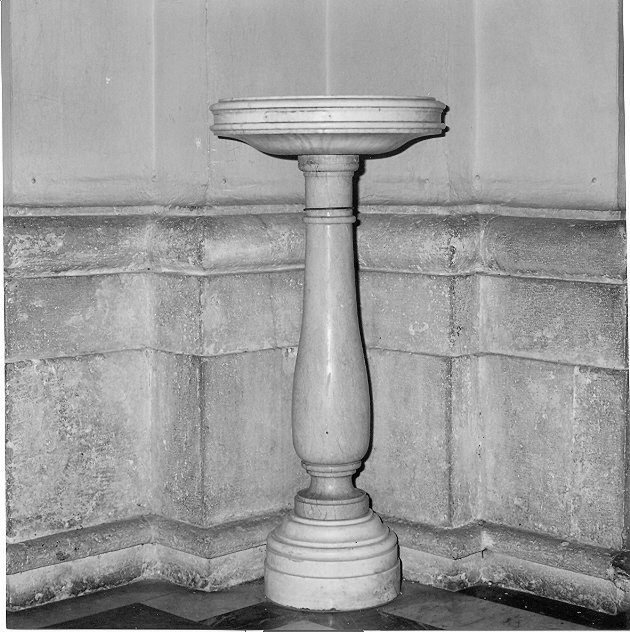 acquasantiera - a fusto, opera isolata - bottega umbra (sec. XVII)