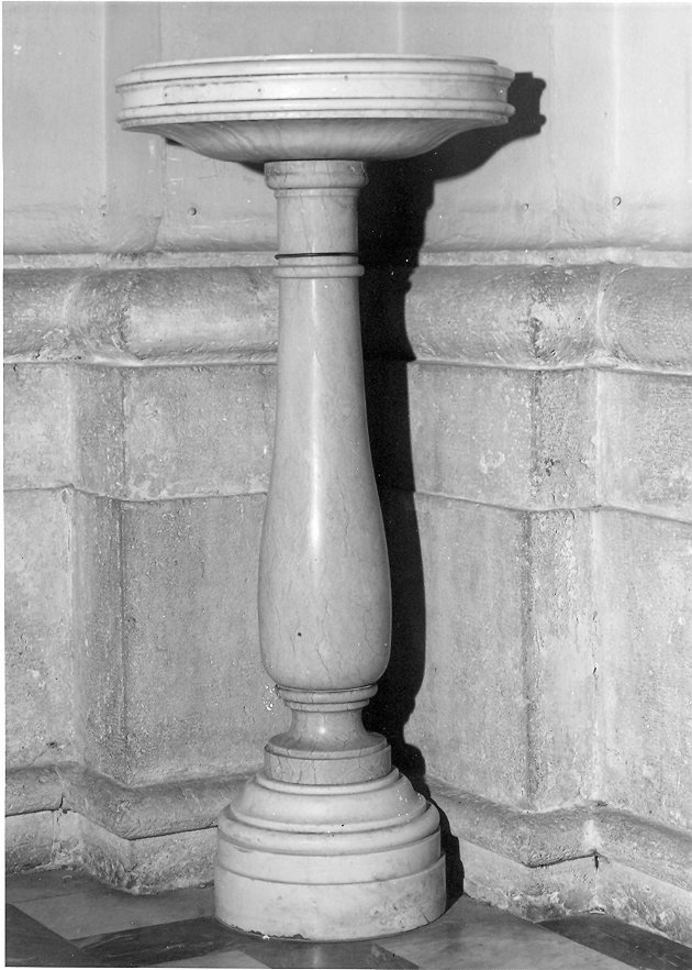 acquasantiera - a fusto, opera isolata - bottega Italia centrale (prima metà sec. XX)