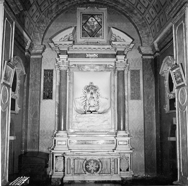 altare - a edicola, elemento d'insieme - bottega umbra (secondo quarto sec. XVII)