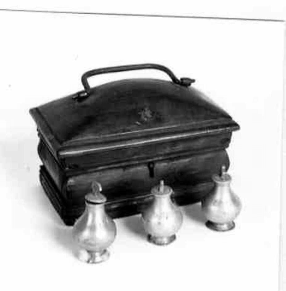 vasetti per oli santi, insieme - bottega umbra (sec. XVIII)