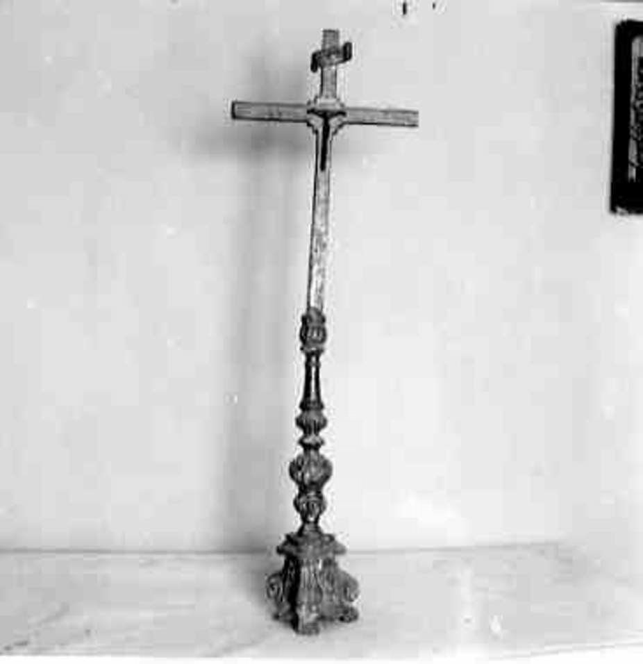 croce d'altare, opera isolata - bottega umbra (prima metà sec. XVIII)