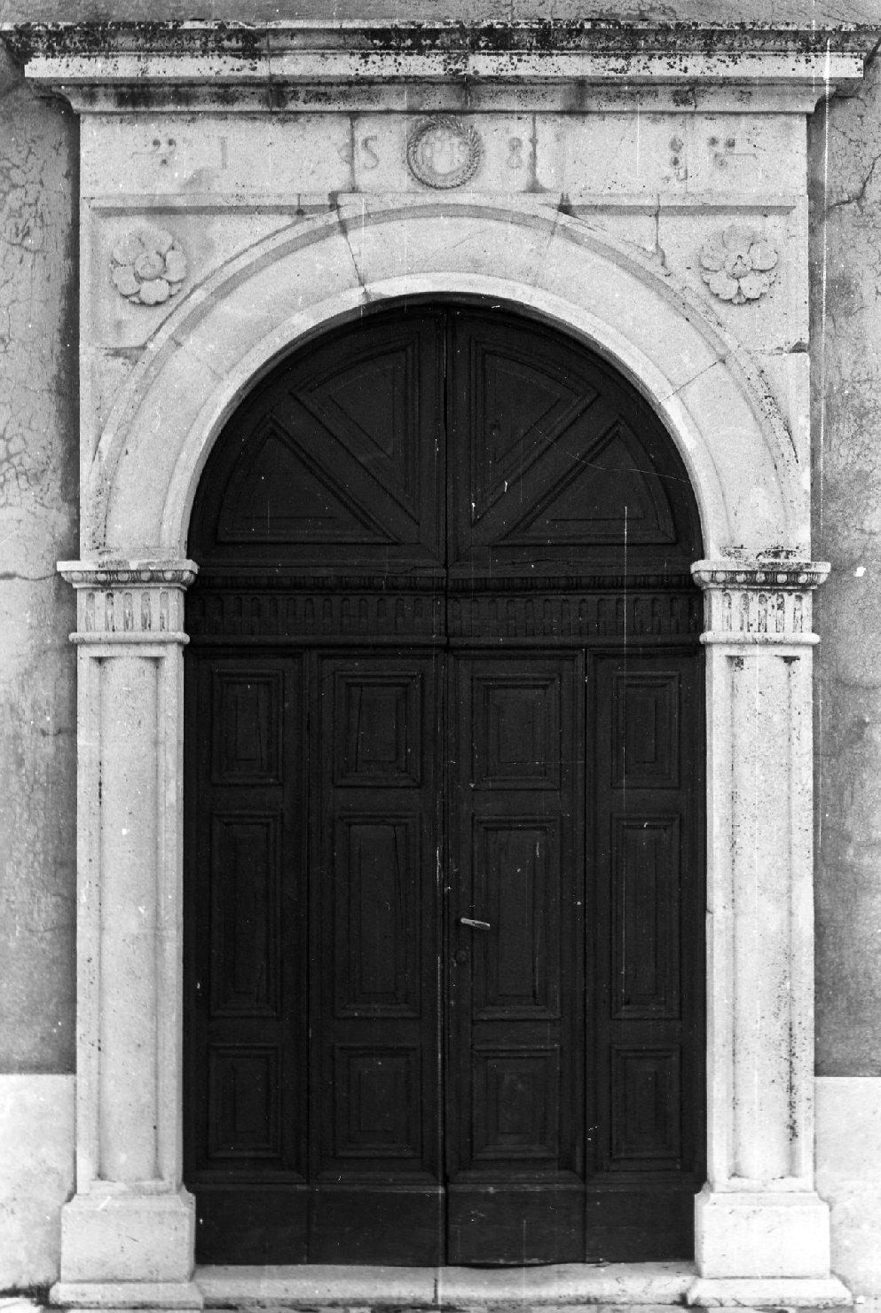 portale - ad arco - manifattura umbra (seconda metà sec. XVI)