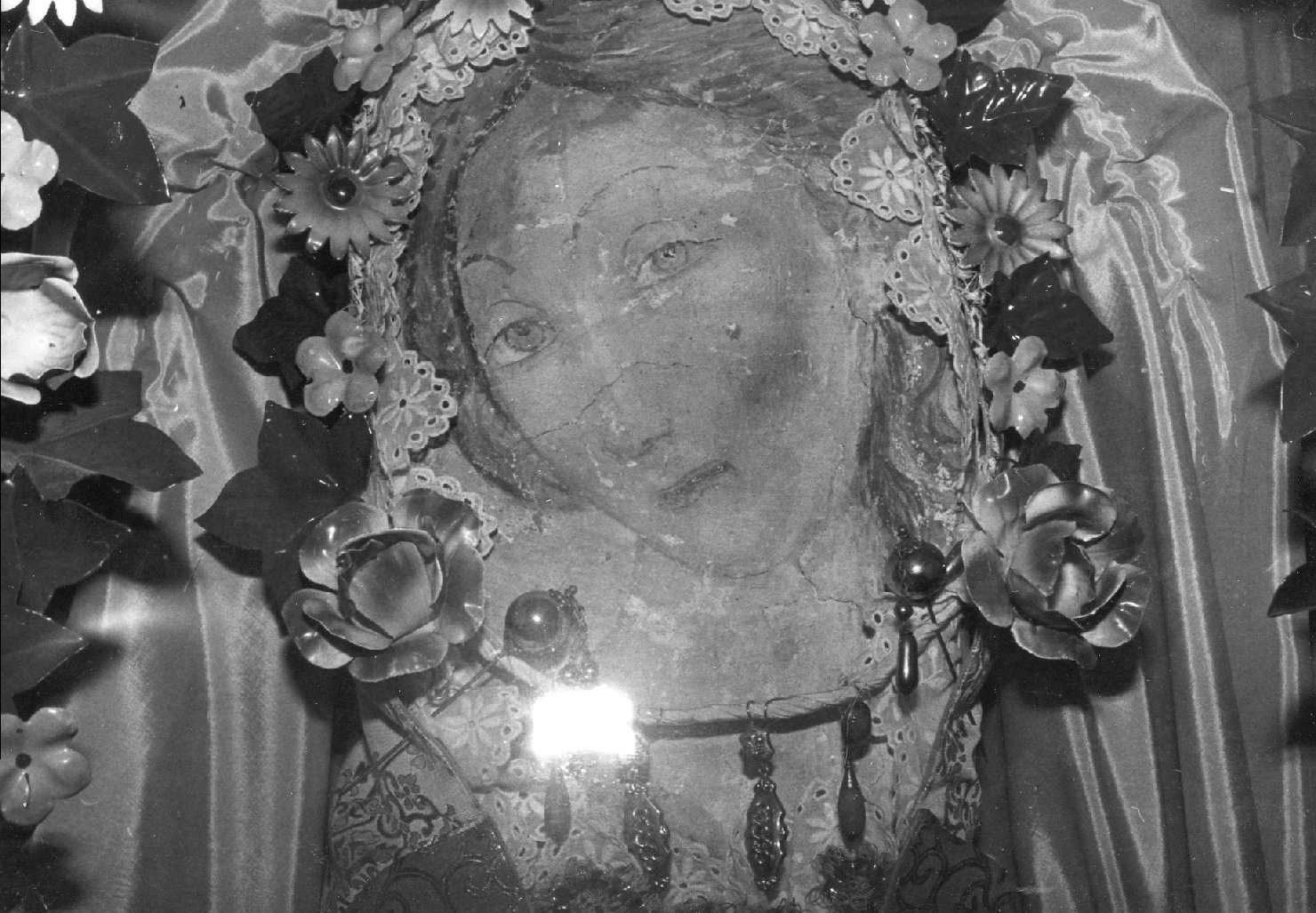 Madonna (dipinto, frammento) - ambito umbro (sec. XIV)