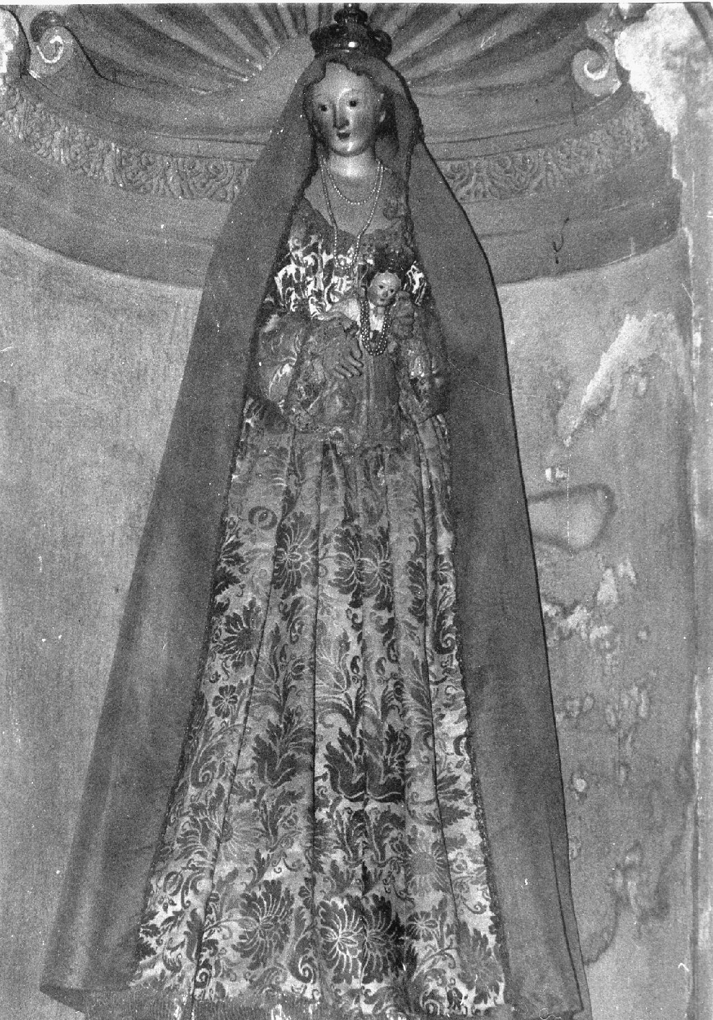 Madonna con Bambino (statua, elemento d'insieme) - manifattura umbra (sec. XVIII)