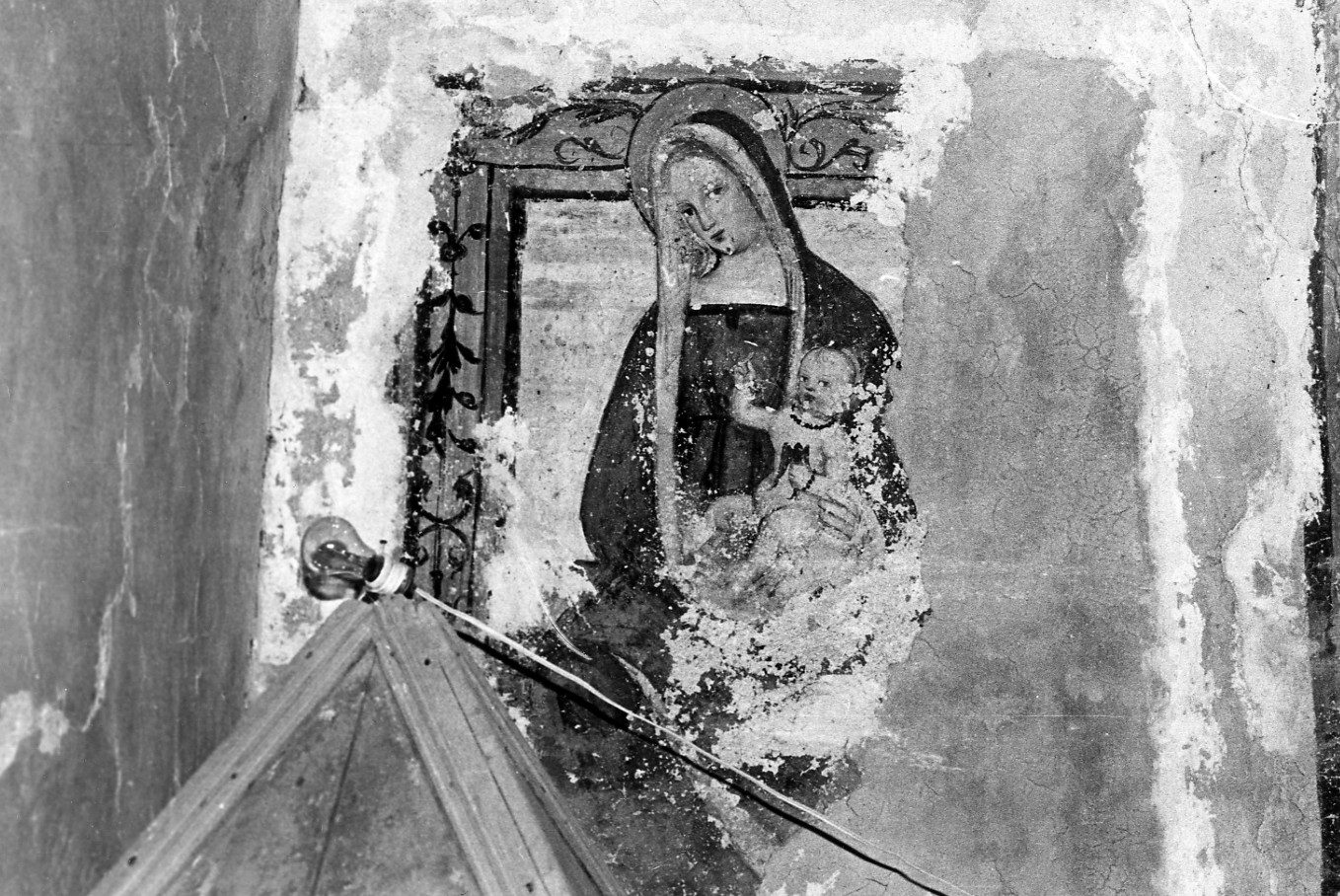 Madonna con Bambino in trono (dipinto) - ambito umbro (sec. XVI)