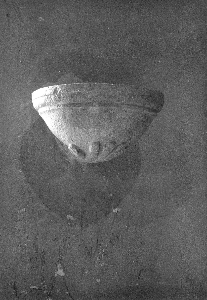 acquasantiera da parete - manifattura umbra (sec. XVII)