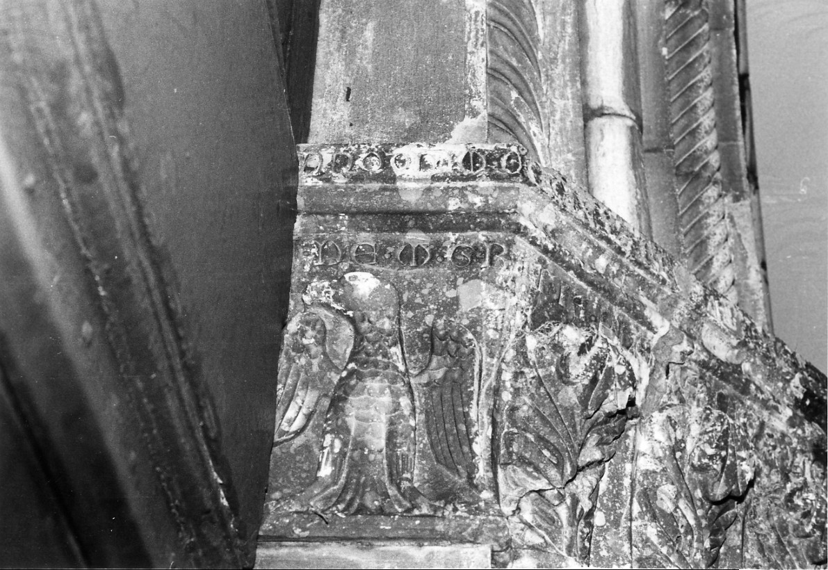 portale - manifattura umbra (primo quarto sec. XIV)