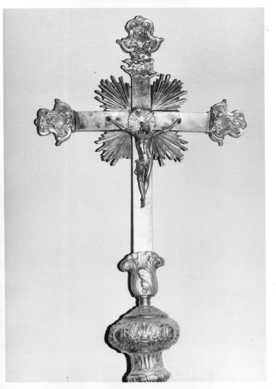 Cristo crocifisso (croce processionale, opera isolata) - bottega Italia centrale (sec. XVIII)