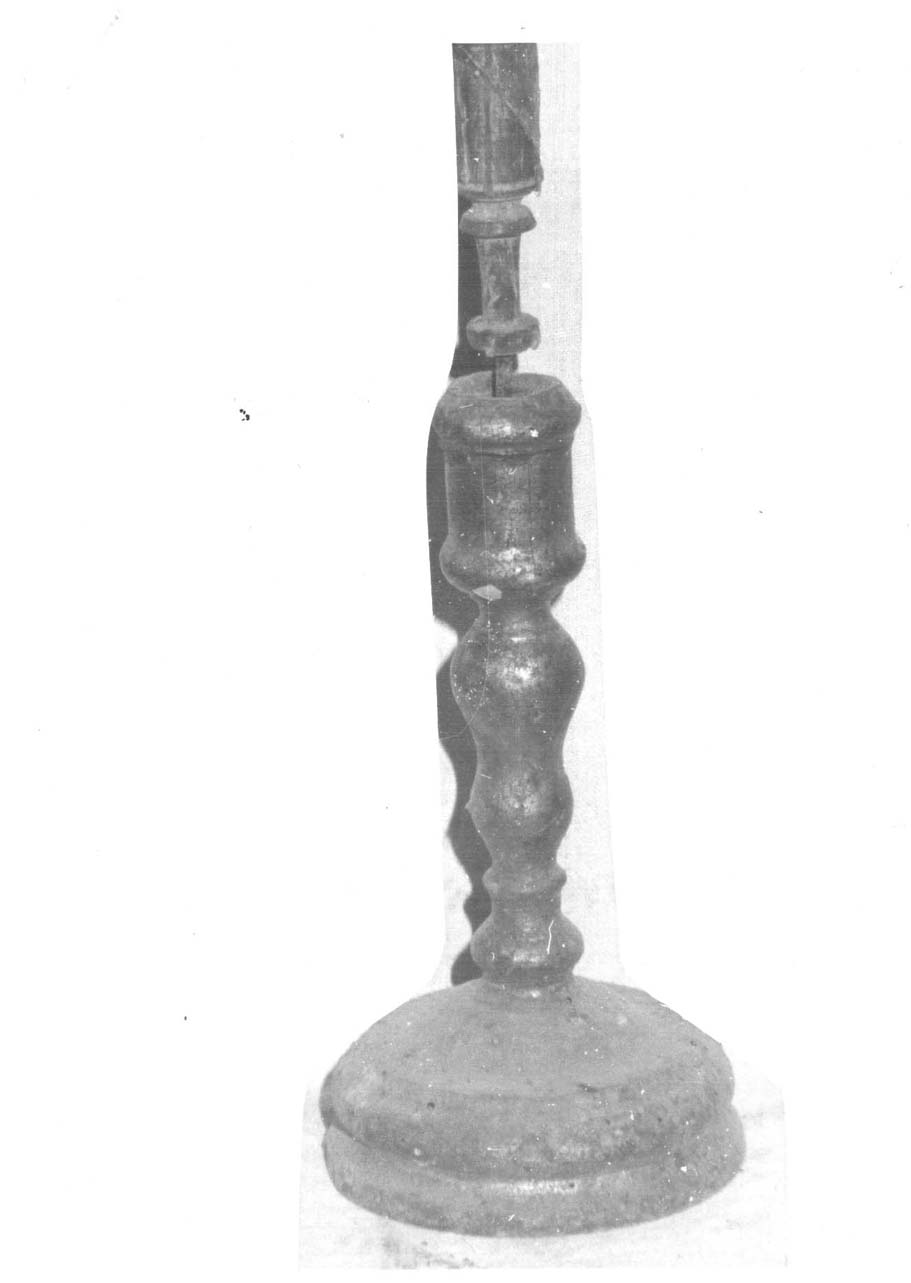 candeliere d'altare, serie - bottega eugubina (sec. XVII)