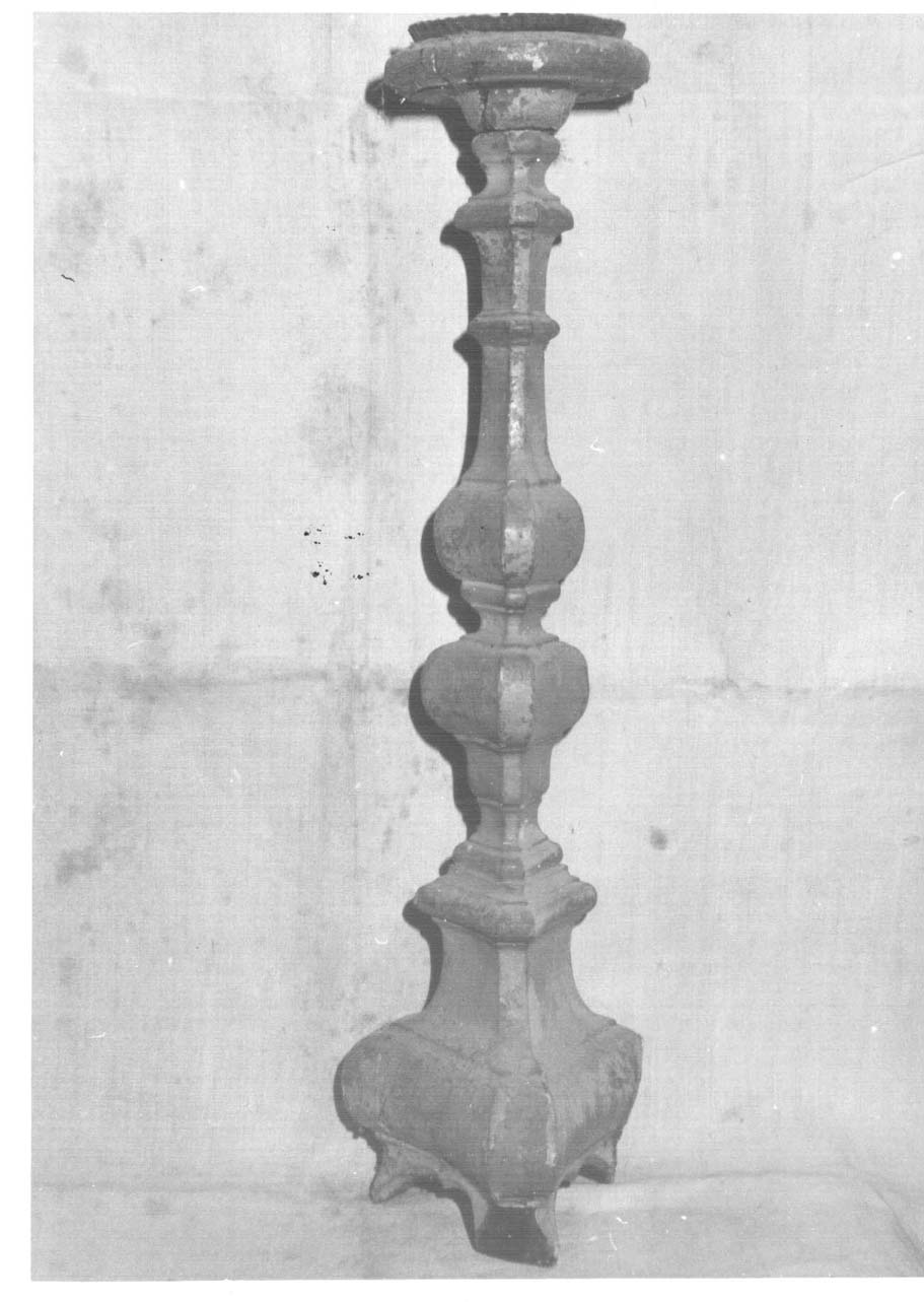 candeliere d'altare, serie - bottega eugubina (sec. XVII)