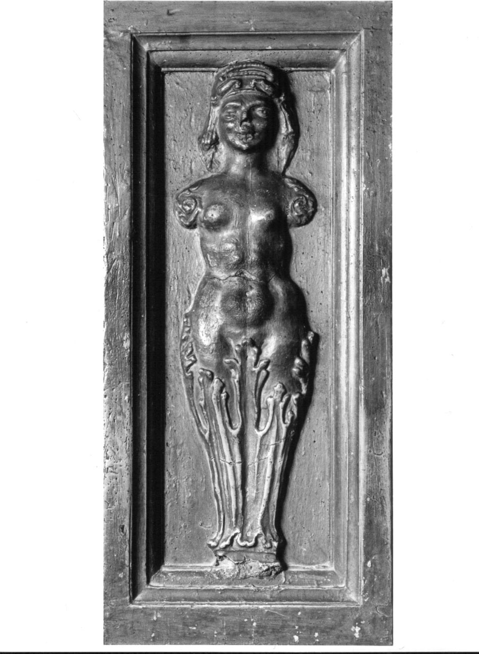 figura femminile (scultura, elemento d'insieme) di Maffei Antonio (bottega) (sec. XVI)