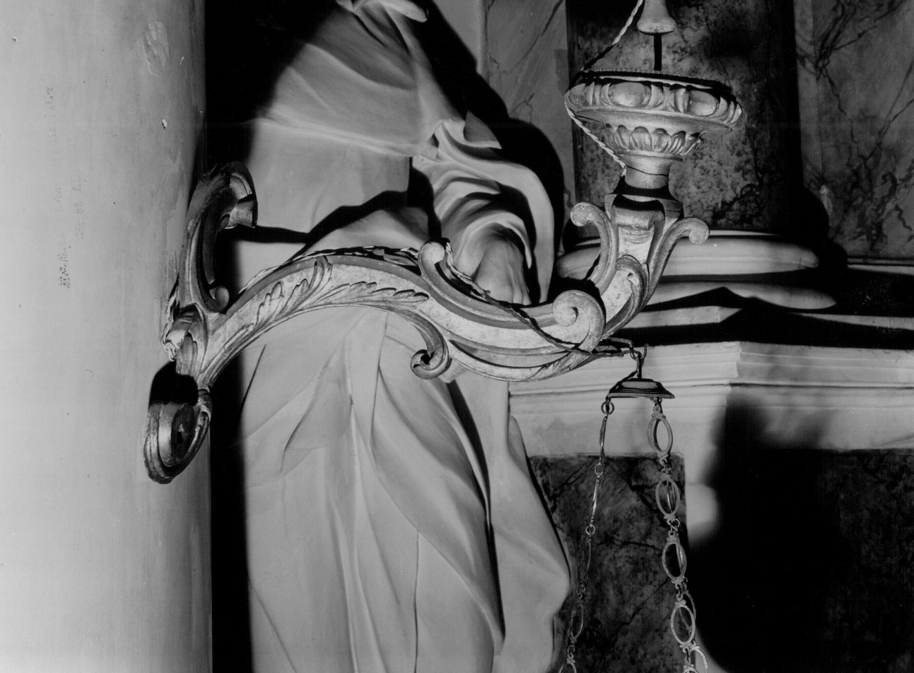 candeliere da parete, coppia - bottega Italia centrale (fine sec. XVIII)