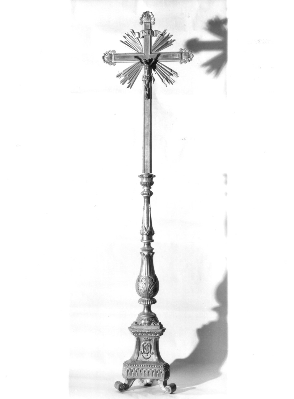 Cristo crocifisso (croce d'altare, opera isolata) - bottega Italia centrale (sec. XVIII)