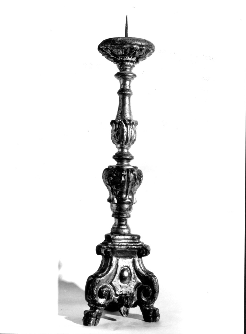 candeliere d'altare, serie - bottega Italia centrale (sec. XVIII)