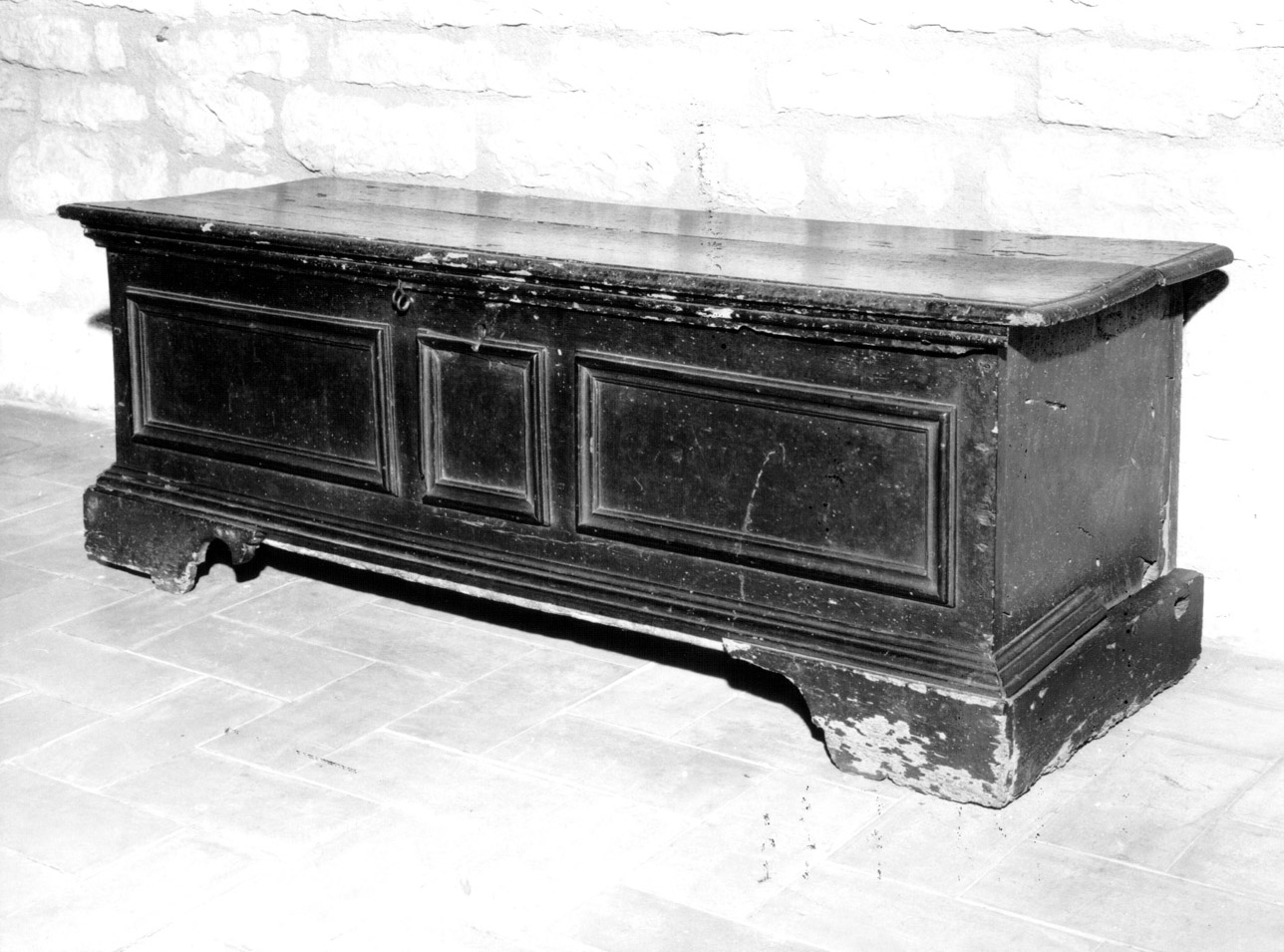 cassapanca, opera isolata - bottega eugubina (sec. XVII)