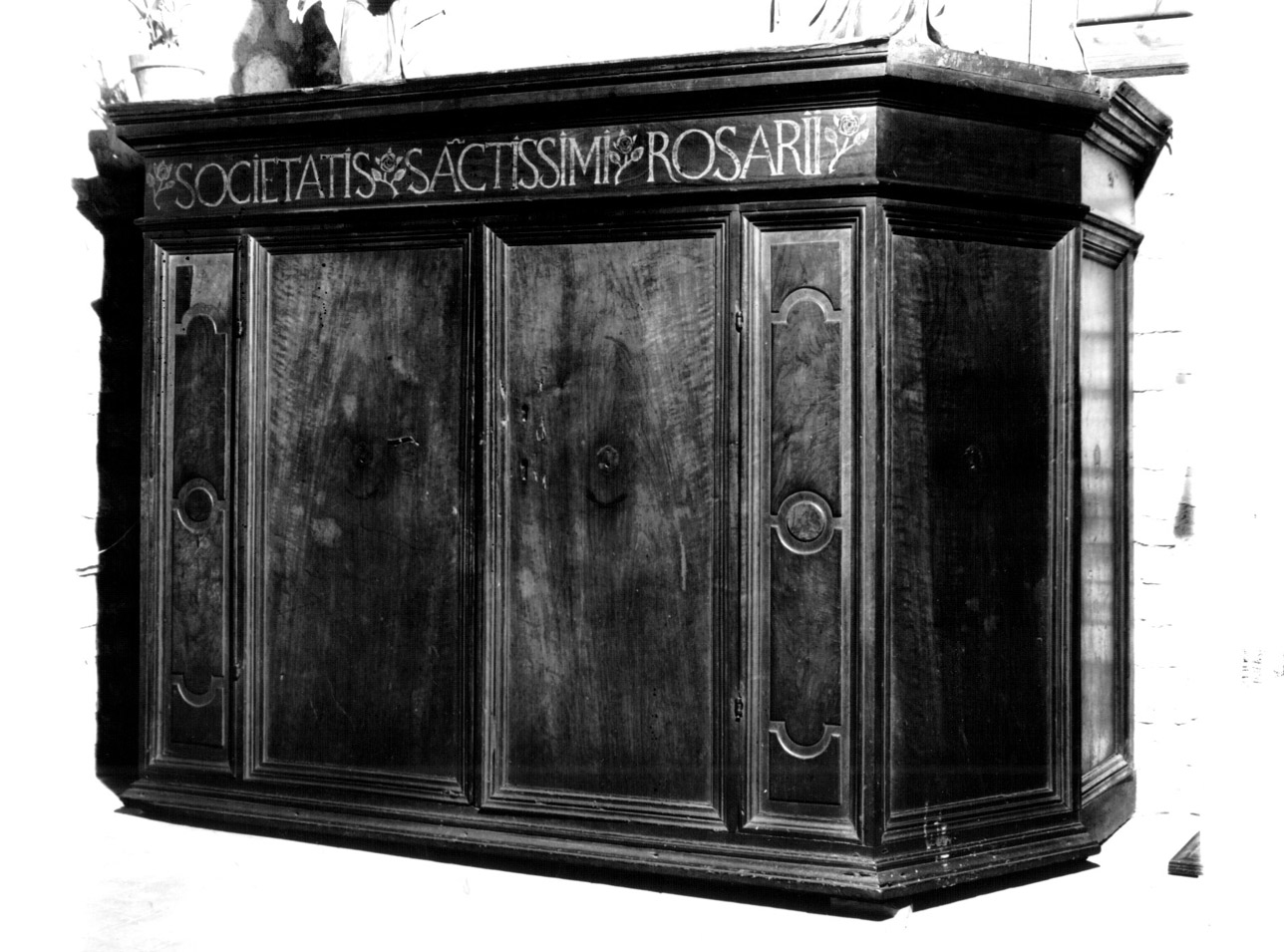 mobile da sacrestia, opera isolata - bottega eugubina (sec. XVIII)