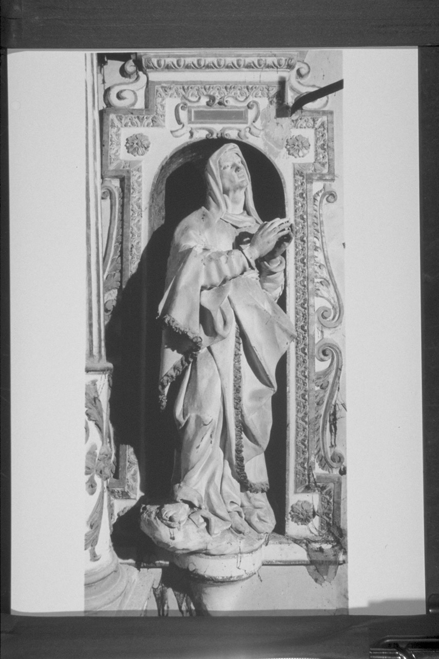 Madonna (statua, elemento d'insieme) - bottega eugubina (sec. XVII)