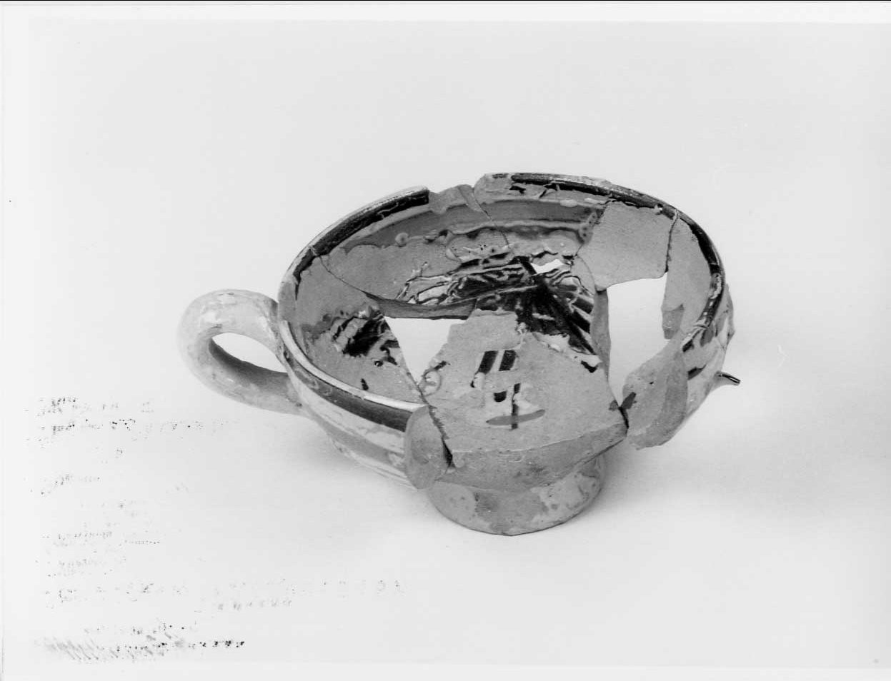 ciotola, opera isolata - bottega italiana (seconda metà sec. XV)