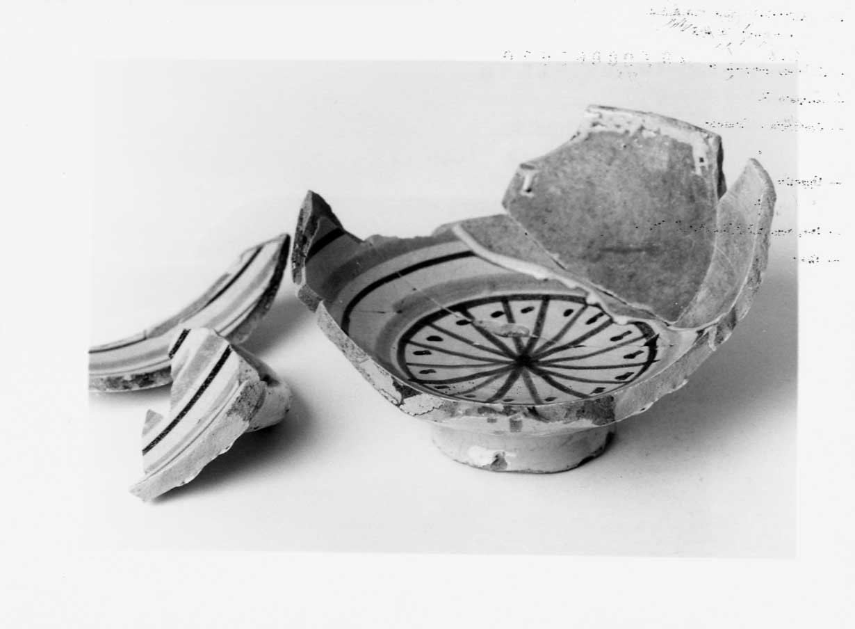 ciotola, opera isolata - bottega italiana (seconda metà sec. XV)