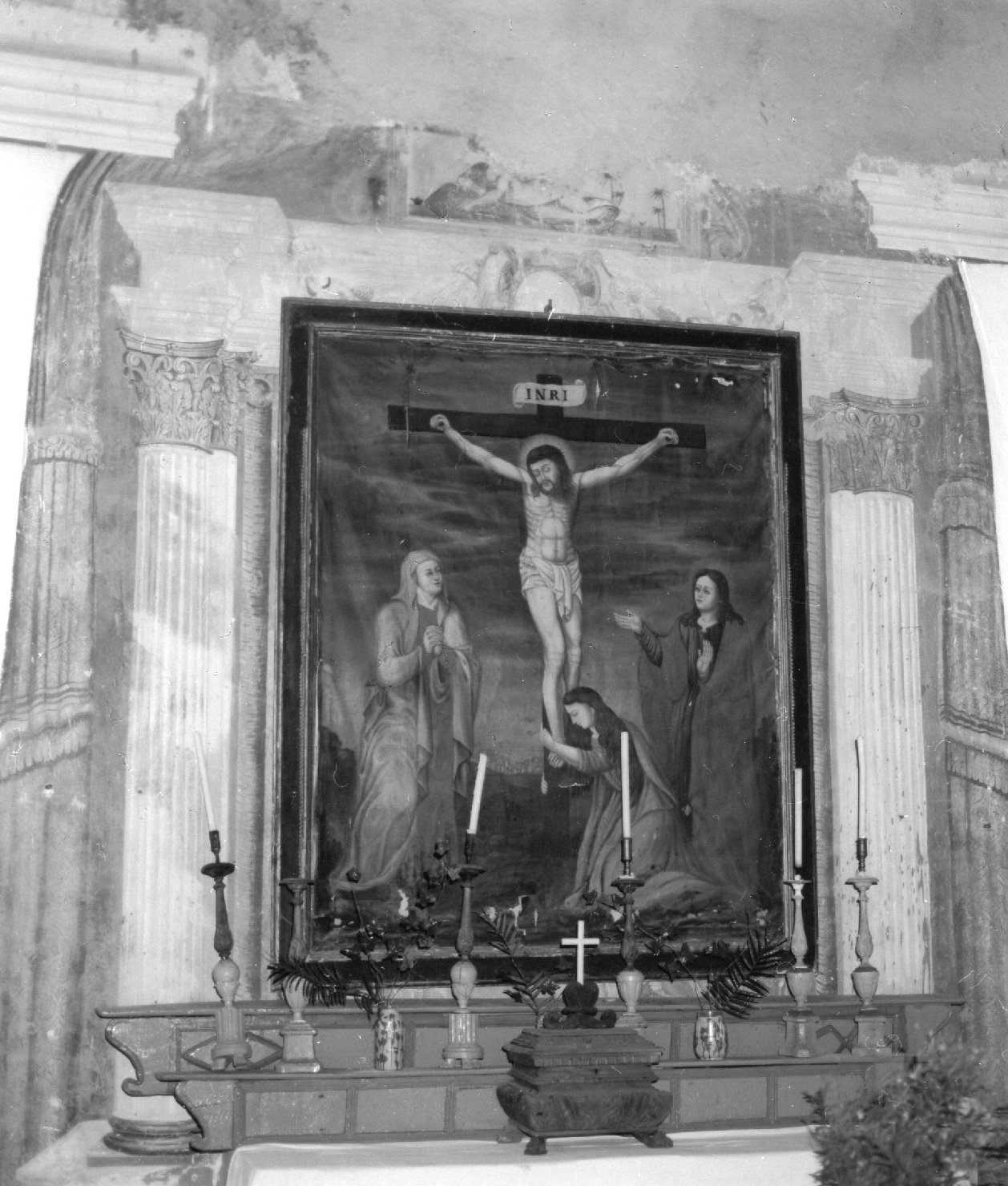 crocifissione di Cristo con la Madonna e santi (dipinto, elemento d'insieme) - ambito Italia centrale (sec. XX)