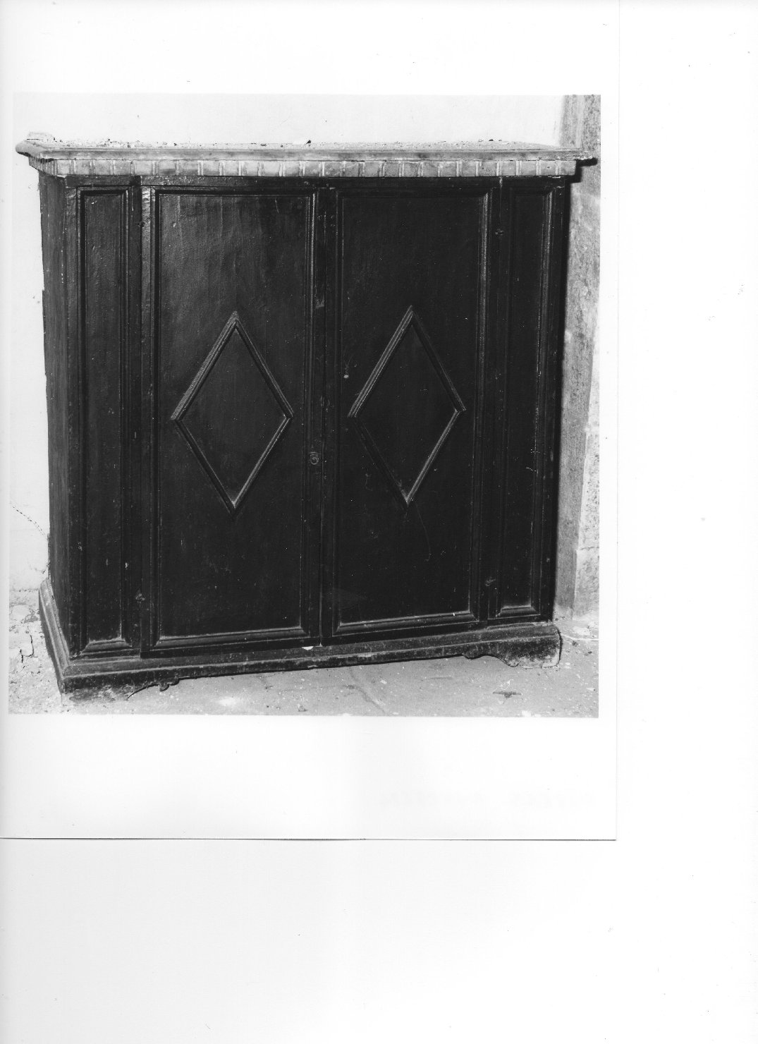 armadio da sacrestia, opera isolata - produzione umbra (sec. XVIII)