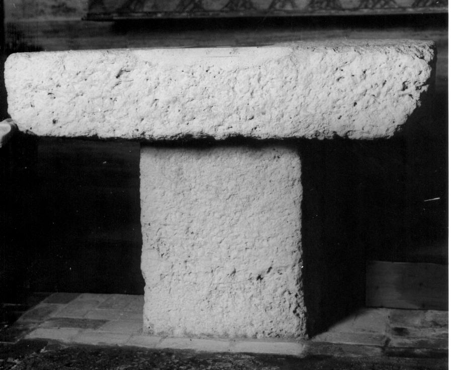altare - a mensa, opera isolata - ambito romano imperiale (sec. III)
