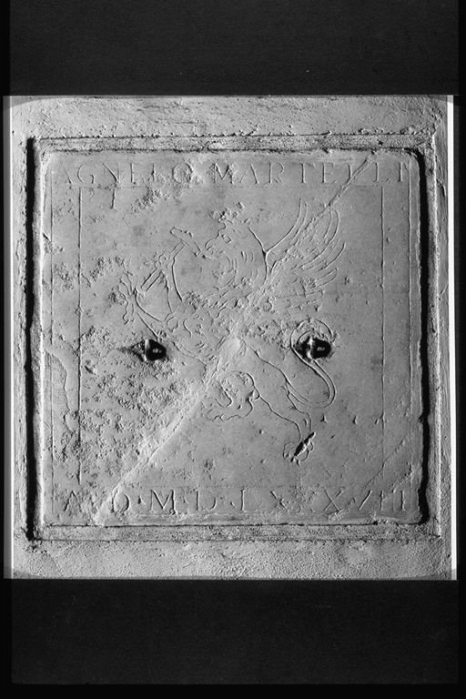 lapide commemorativa, opera isolata - ambito umbro (ultimo quarto sec. XVI)