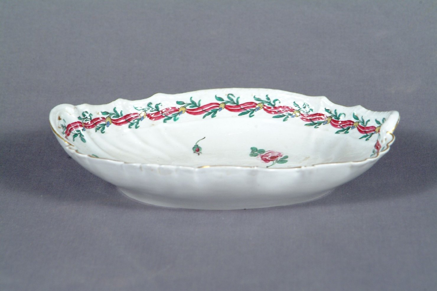 ciotola - manifattura di Rouen (seconda metà sec. XIX)