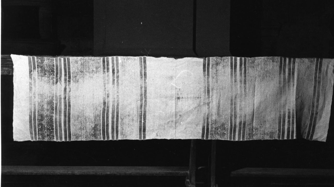 tovaglia d'altare, opera isolata - manifattura umbra (fine/inizio secc. XVI/ XVII)