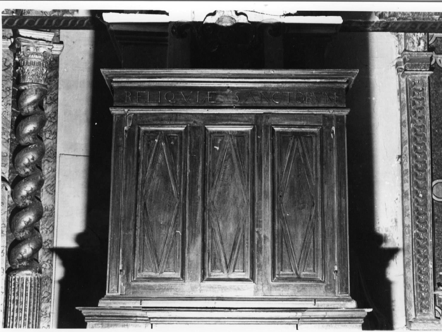 armadio per reliquiari, opera isolata - manifattura umbra (sec. XVIII)