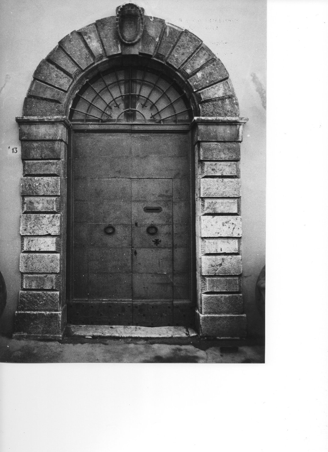 portale - ad arco, opera isolata - produzione umbra (sec. XVI)