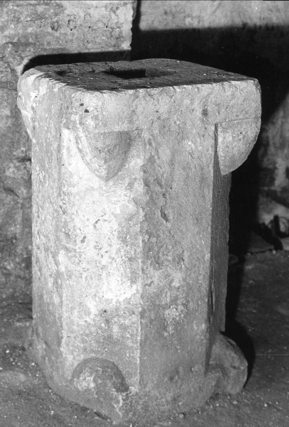 cippo, opera isolata - ambito umbro (sec. XI)