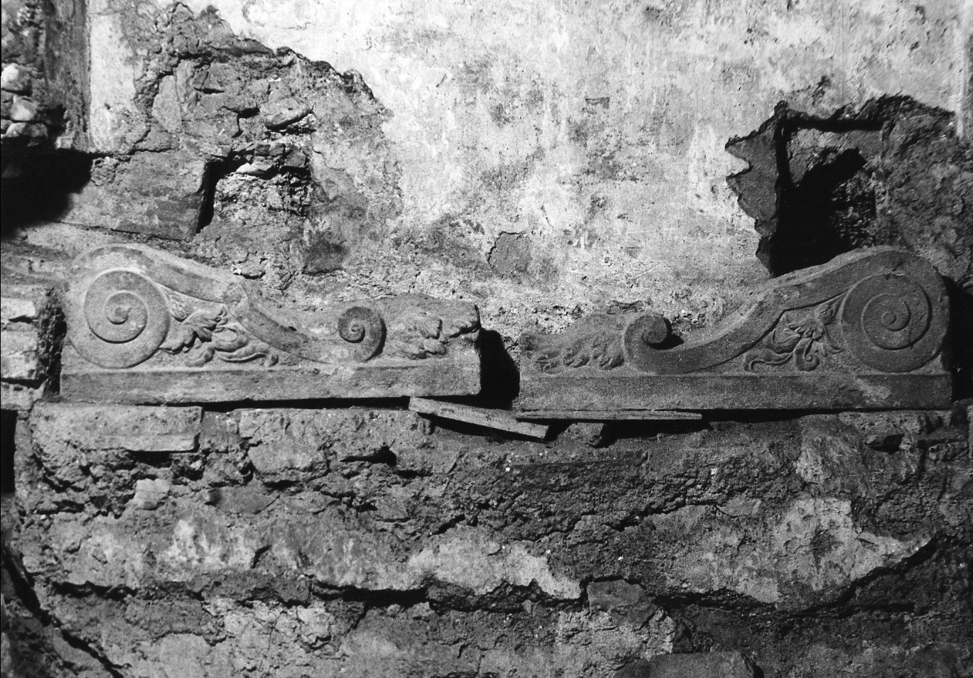 cornice architettonica, serie - ambito umbro (sec. XVII)