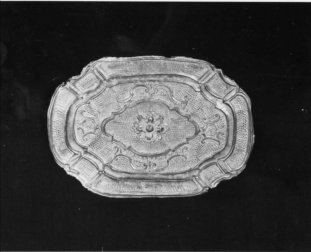 piatto, opera isolata - bottega italiana (sec. XVIII)